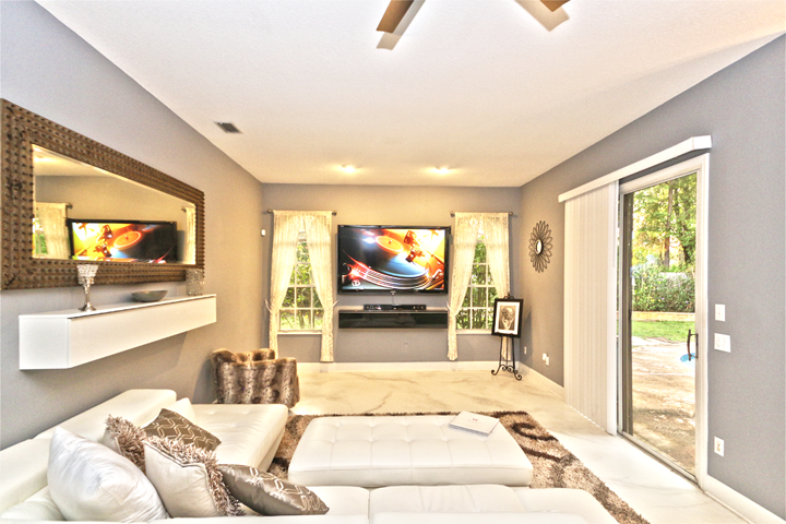 Breakaway Trails Pool Home - 19 Carriage Creek Way - Living Room